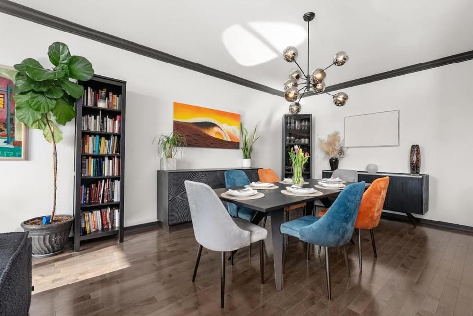 Large 1br Sub-Penthouse Near Science World Apartment in Vancouver
