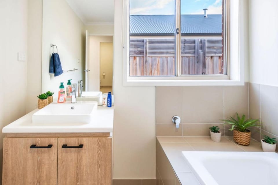 Bathroom, Bath