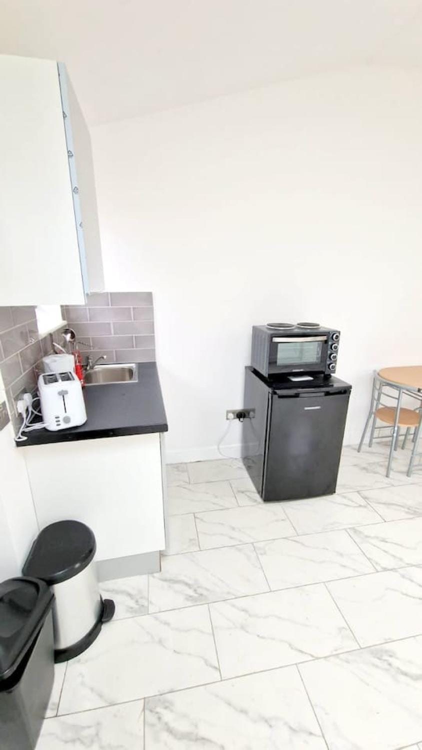 Huge 7-bedroom House in Croydon House in Croydon
