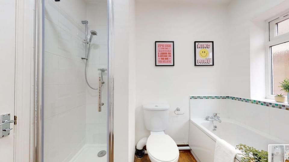 Shower, Toilet, Bathroom, Bath