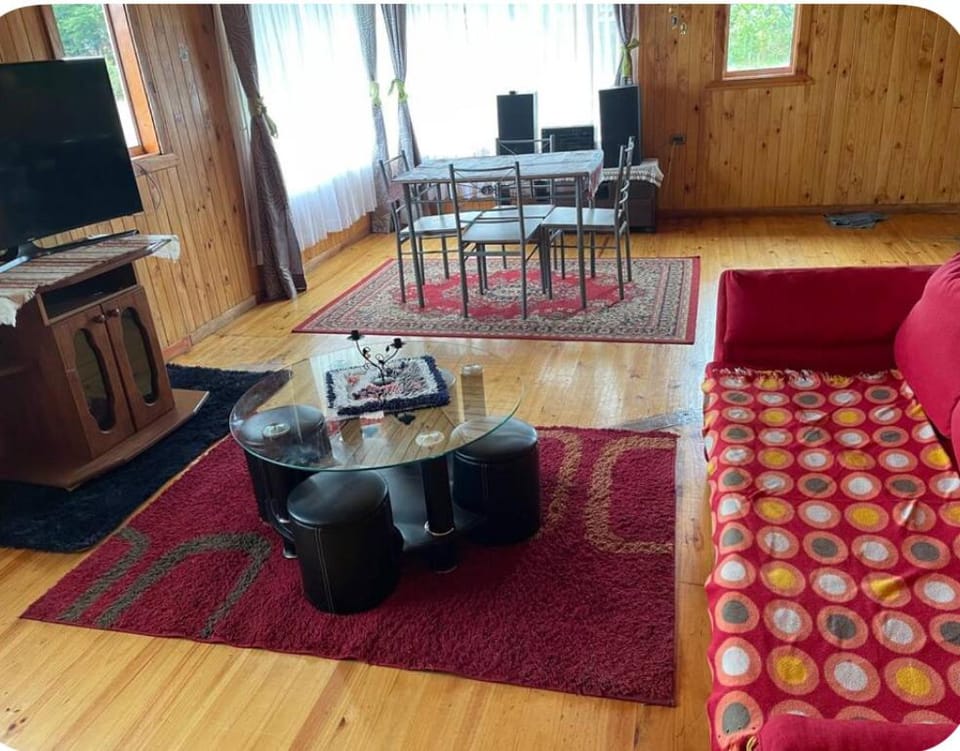 Cabaña en Castro-quilquico House in Los Lagos, Chile