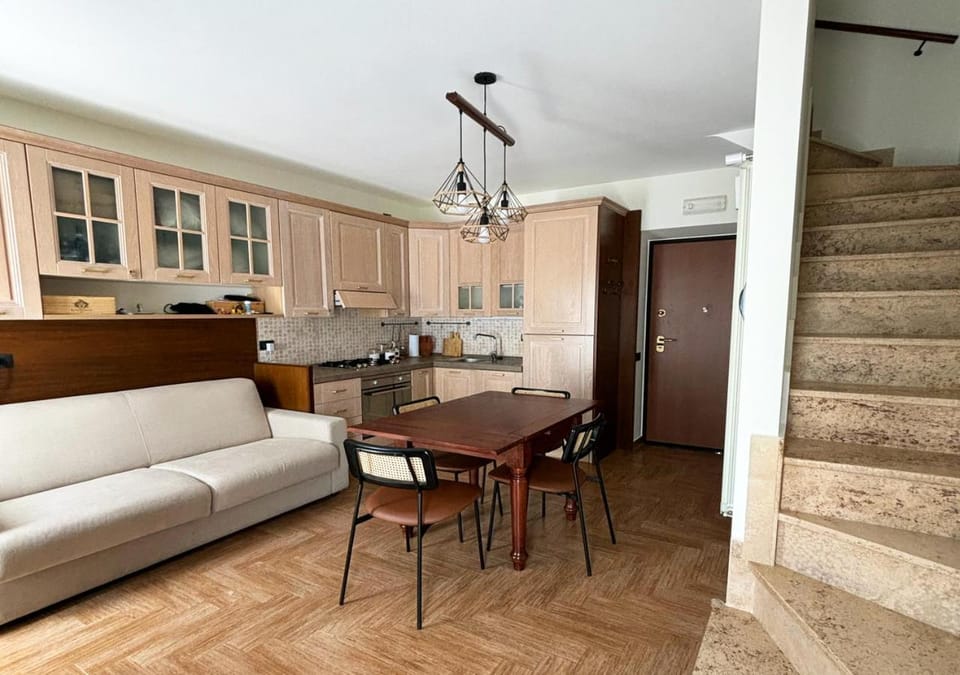 Living room, Dining area, fireplace
