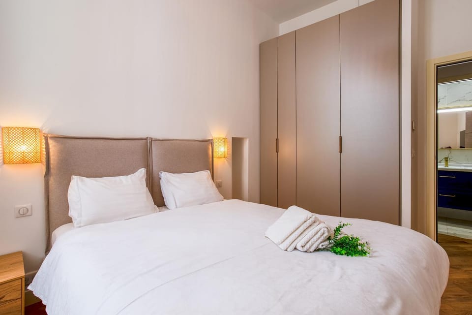 Bed, Photo of the whole room, Bedroom, wardrobe