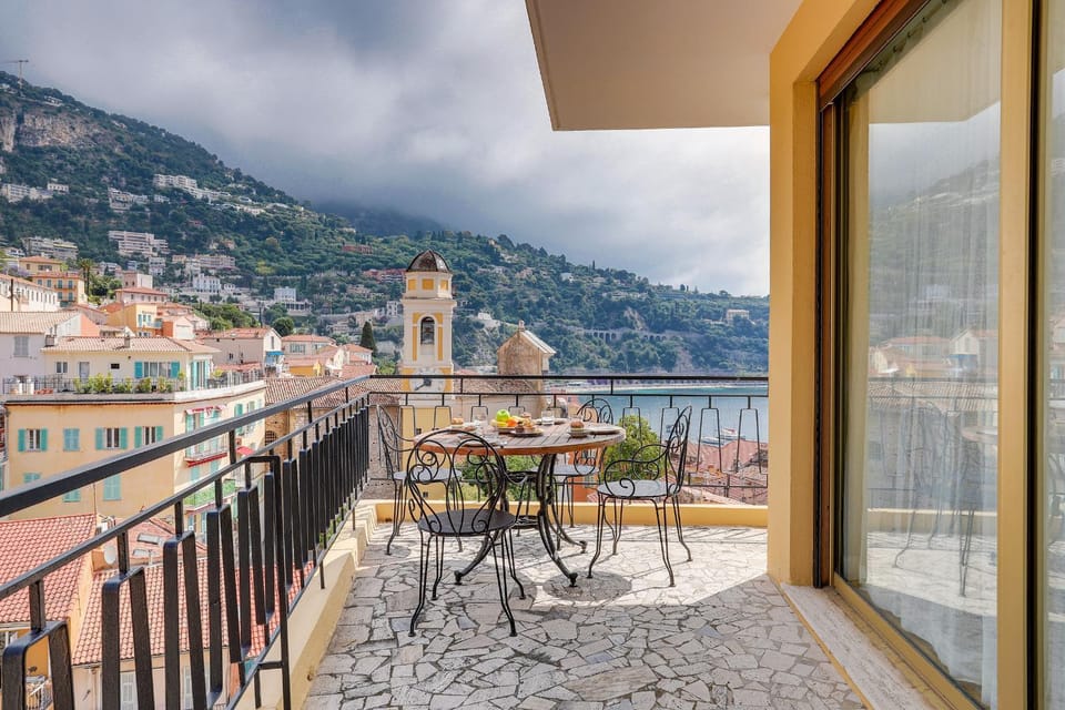 Property building, Balcony/Terrace, Dining area, Mountain view, Sea view