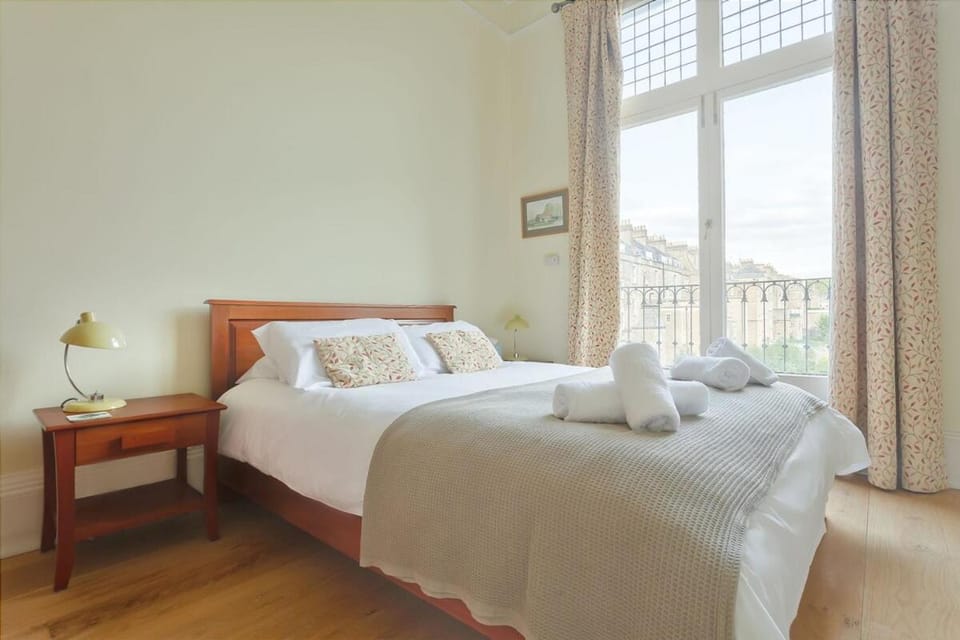 FFF Bright & Central & Elegant 1 Bed Home in Bath Apartment in Bath