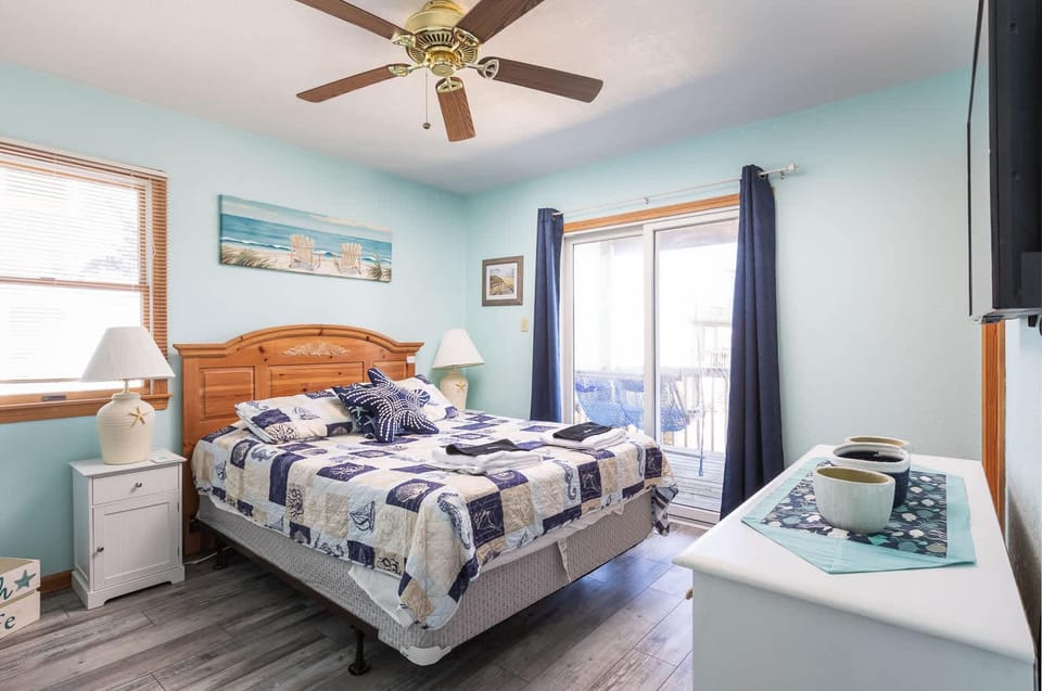 1 Min Walk to Beach Private Pool Family Friendly House in Corolla