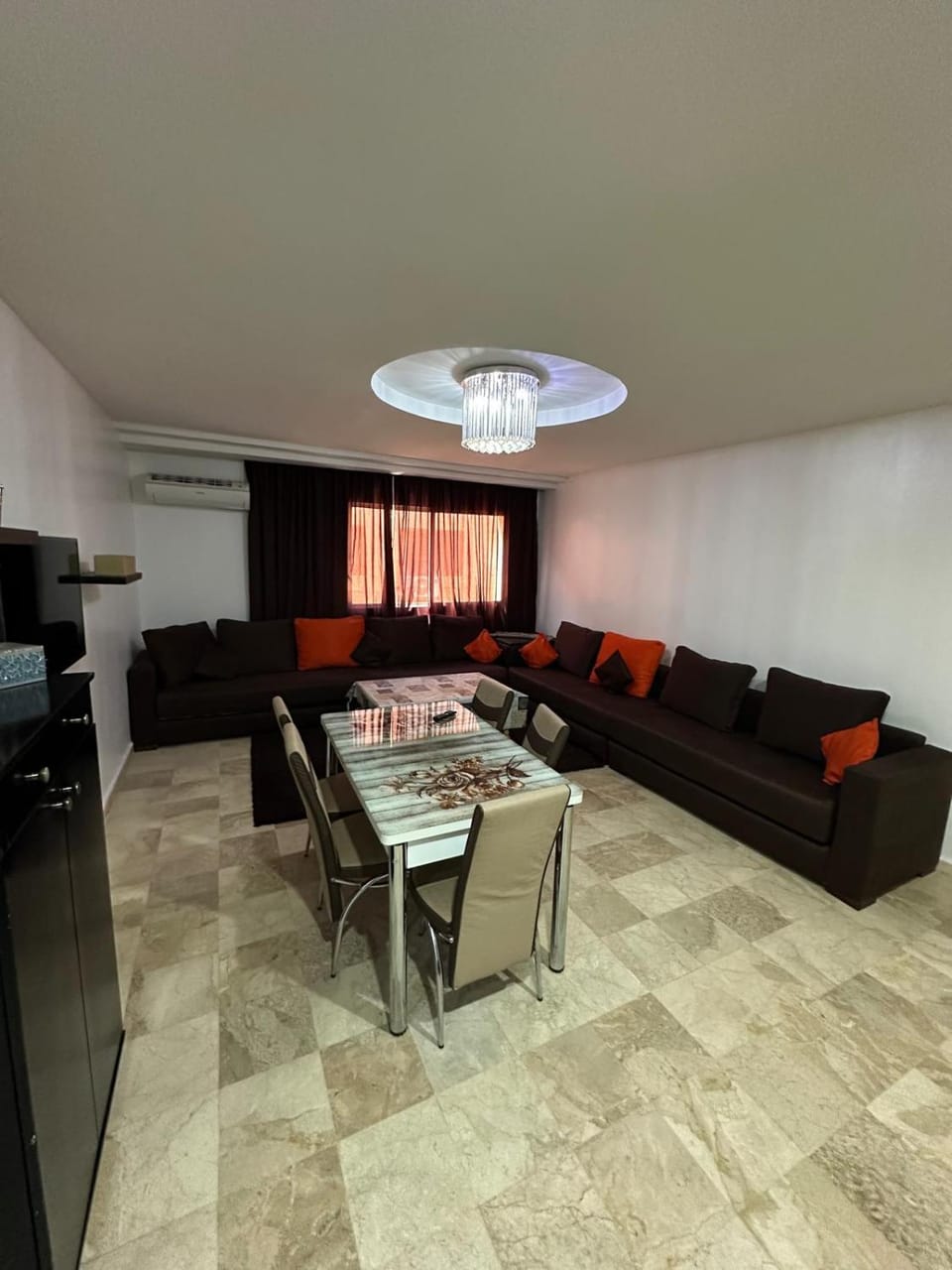 L'AUTHENTIQUE 37 face de la gare CTM Hivernage Apartment in Marrakesh