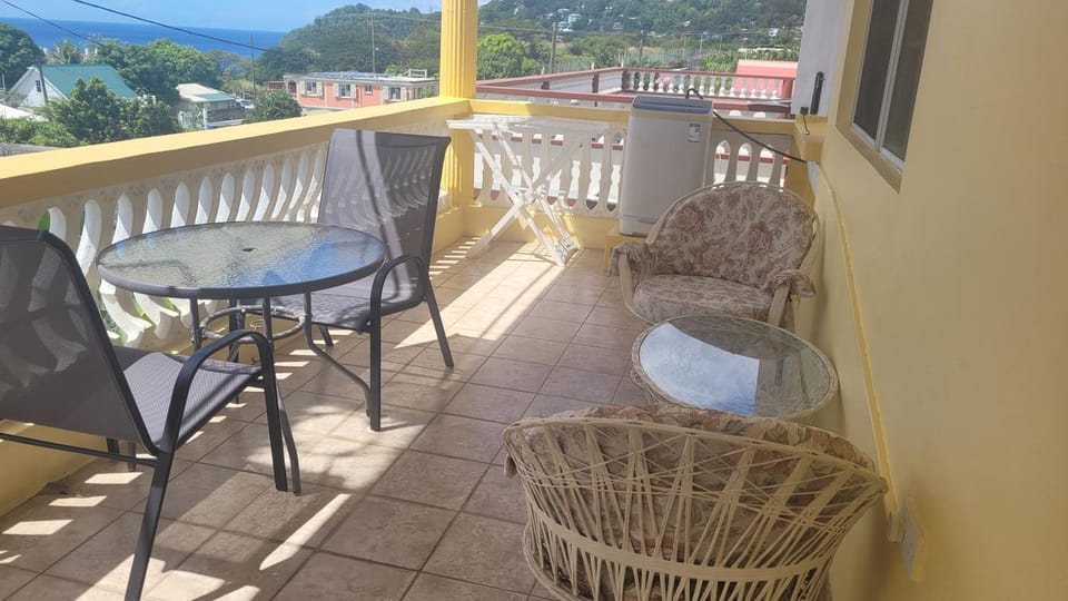 Day, Natural landscape, View (from property/room), Balcony/Terrace, Seating area, Dining area, Mountain view, Sea view