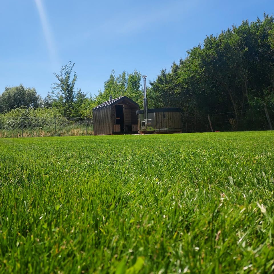 Garden, Hot Tub, Sauna