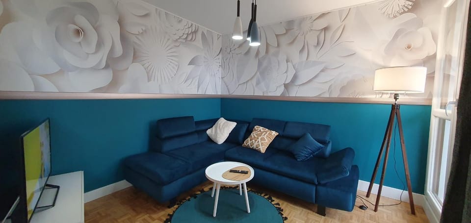 Bruno's 52 m2 apartment, all comforts, balcony, free parking Apartment in Chartres