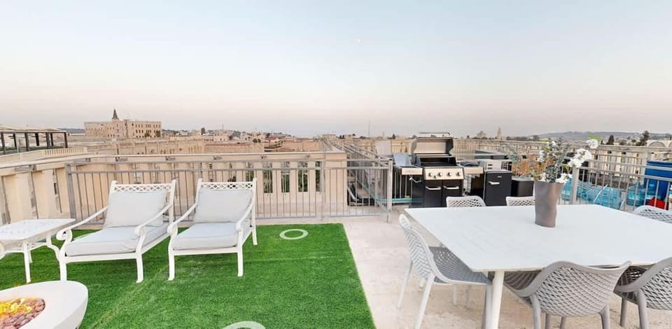 Modern Bright Mamilla Gem - Prime Location Apartment in Jerusalem