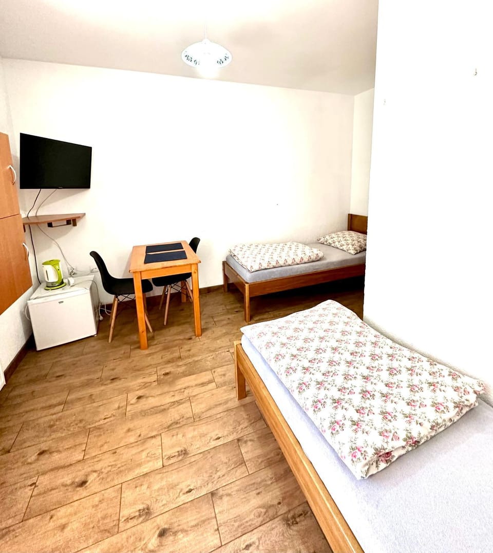 Nocleg ZŁOTY POTOK Jura Krakowsko Częstochowska pokoje gościnne Farm Stay in Poland