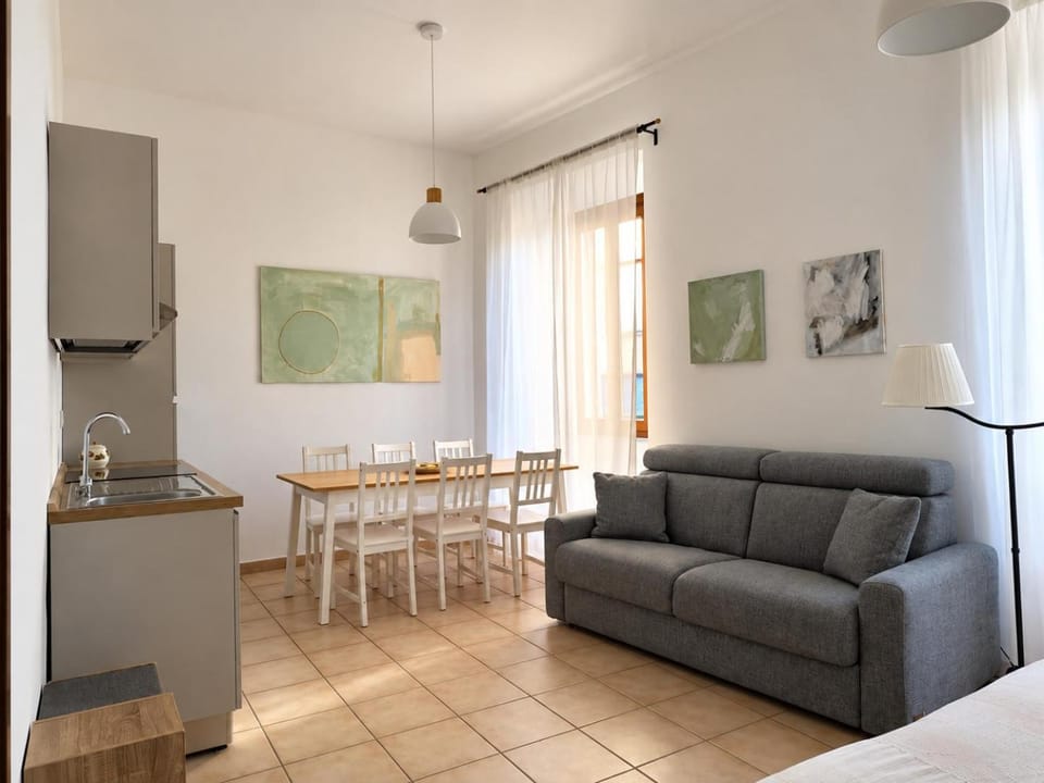 Communal lounge/ TV room, Dining area