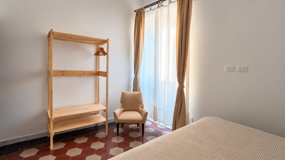 Bedroom, wardrobe