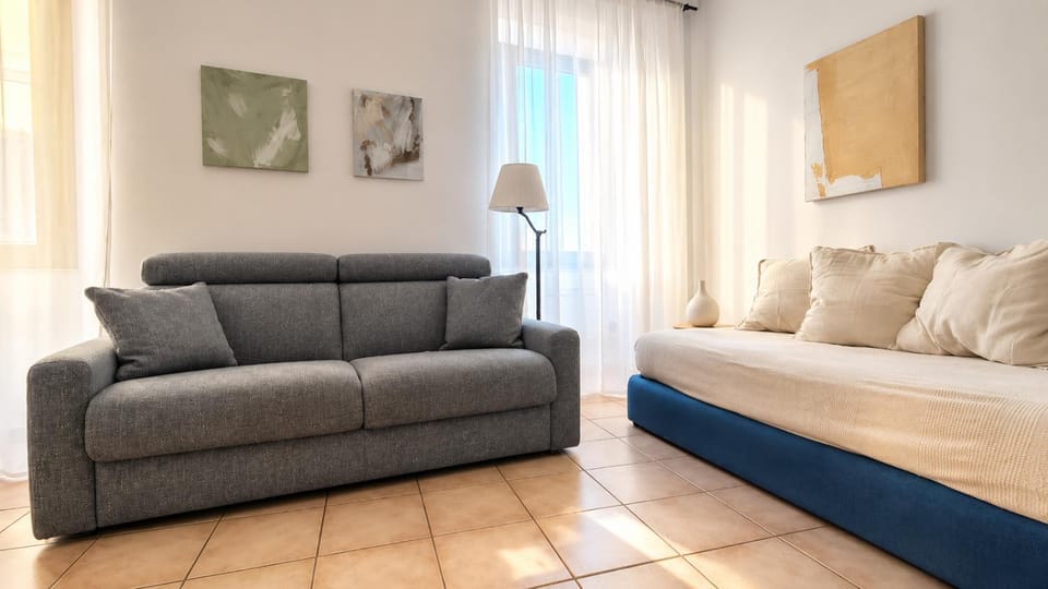 Communal lounge/ TV room, Bed