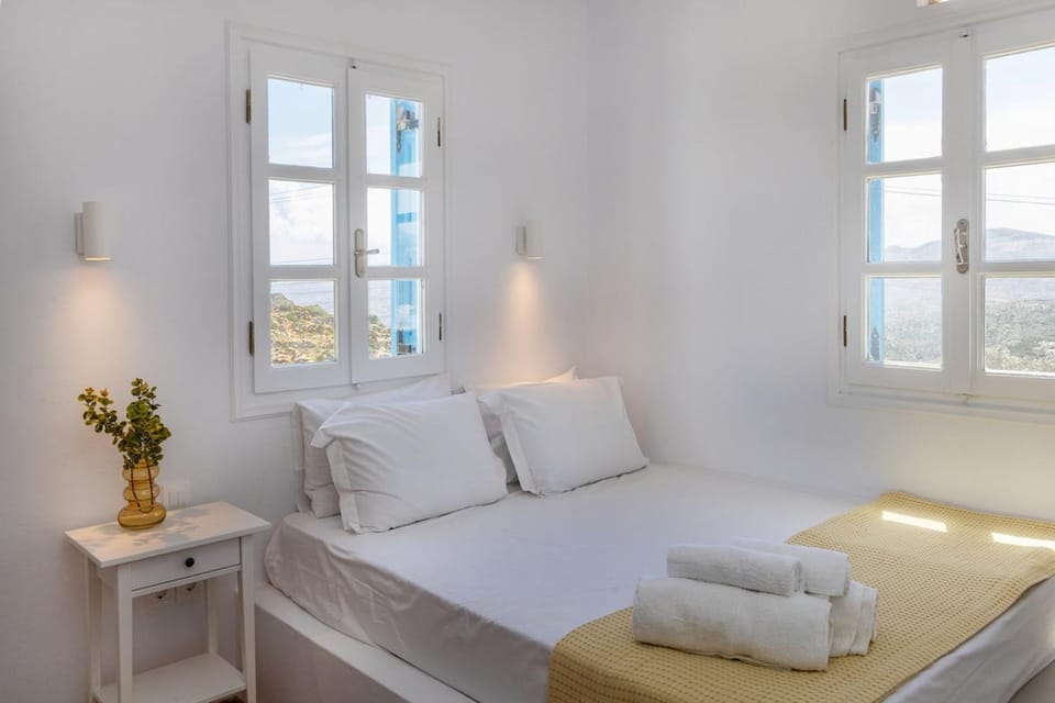 Akre Marlas Tinos House in Decentralized Administration of the Aegean