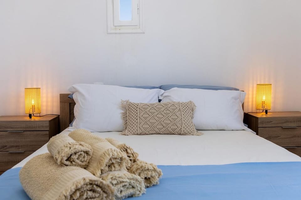 Akre Marlas Tinos House in Decentralized Administration of the Aegean