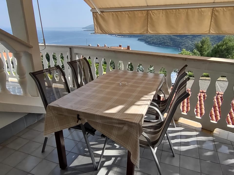 Natural landscape, View (from property/room), Balcony/Terrace, Seating area, Sea view