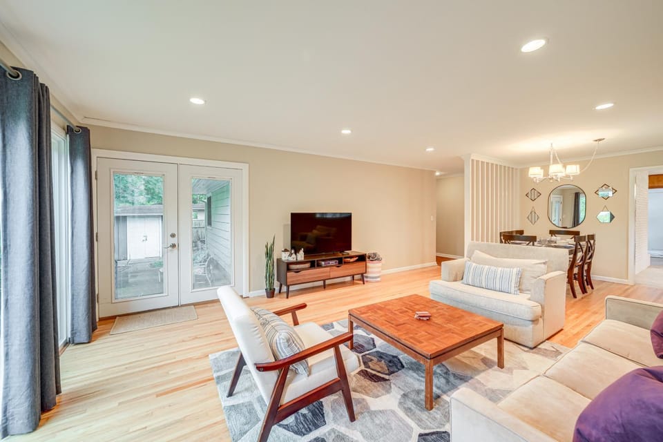 6 Mi to Dtwn: Waterfront Home in Tulsa! House in Tulsa