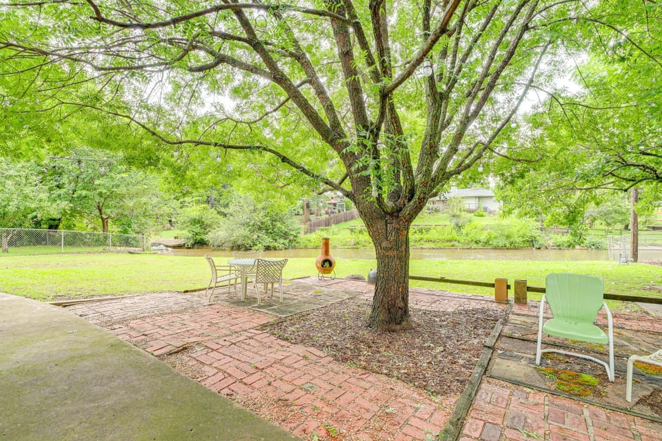 6 Mi to Dtwn: Waterfront Home in Tulsa! House in Tulsa