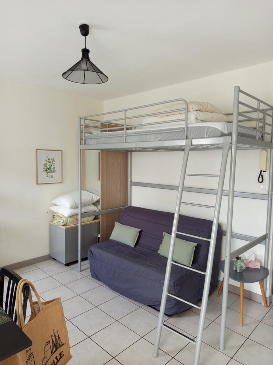 Photo of the whole room