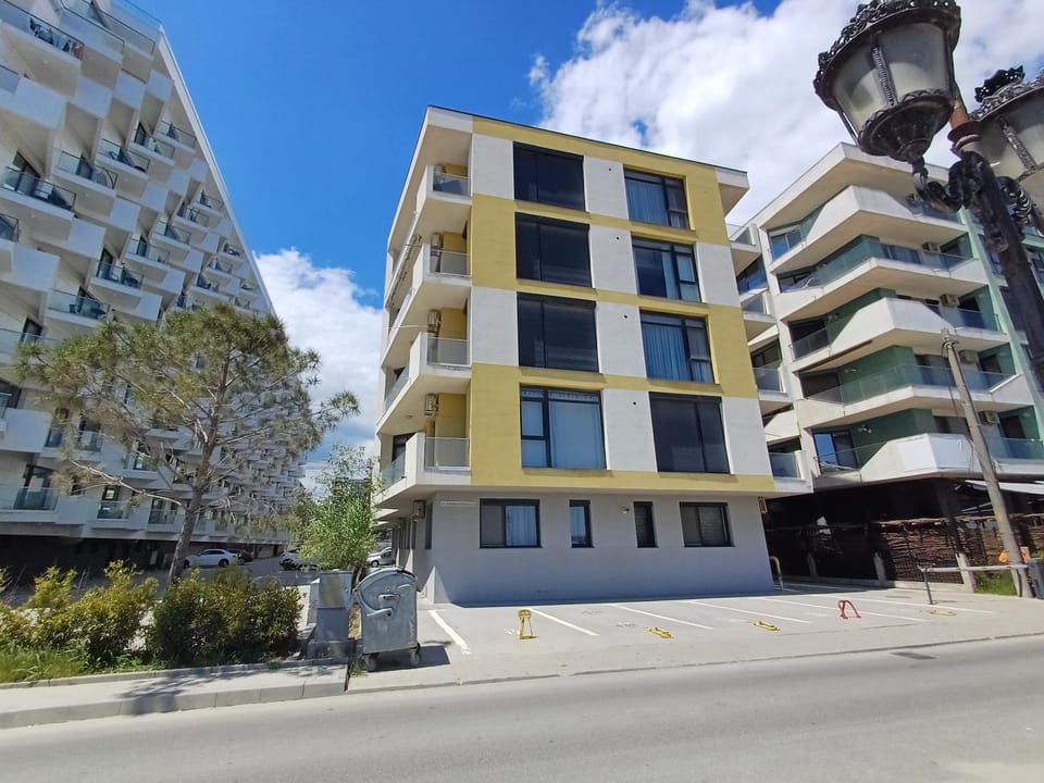 Property building, Location