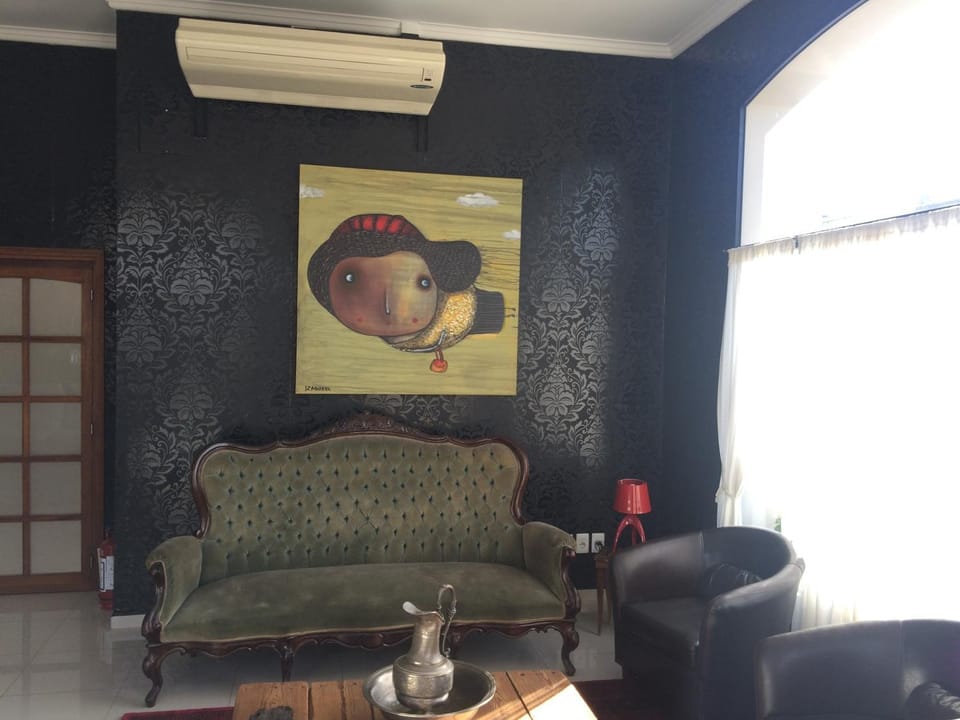 Day, Living room