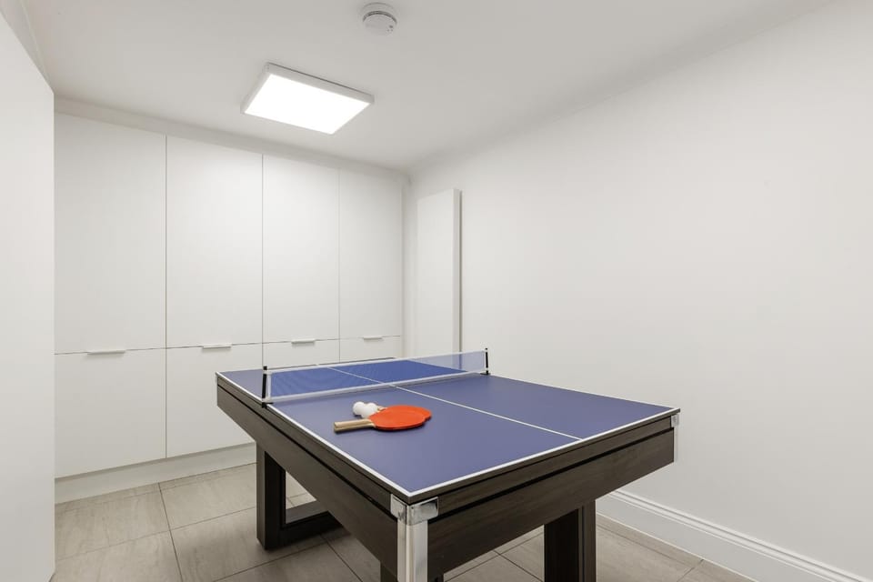 Game Room, Table tennis