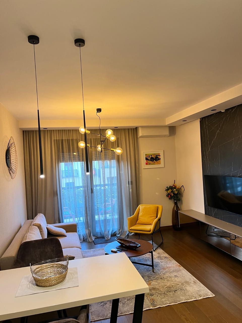 Living room, Photo of the whole room, Seating area
