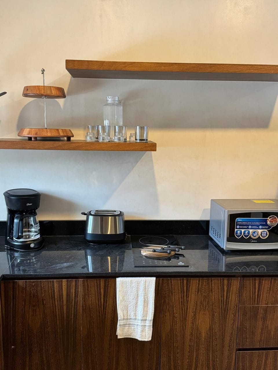 Coffee/tea facilities, Kitchen or kitchenette, toaster