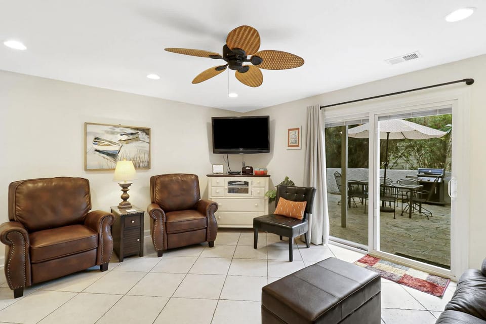 Across from the Beach 3BR Villa in Prime Coligny Location Villa in South Forest Beach