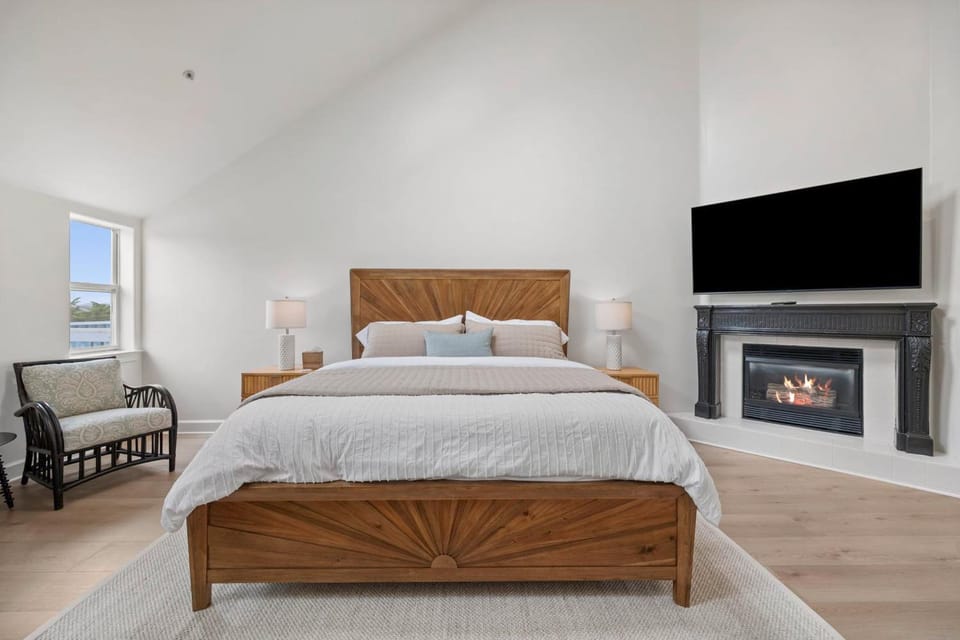 Miramar Penthouse Coastal Elegance in the Heart of Half Moon Bay House in Half Moon Bay