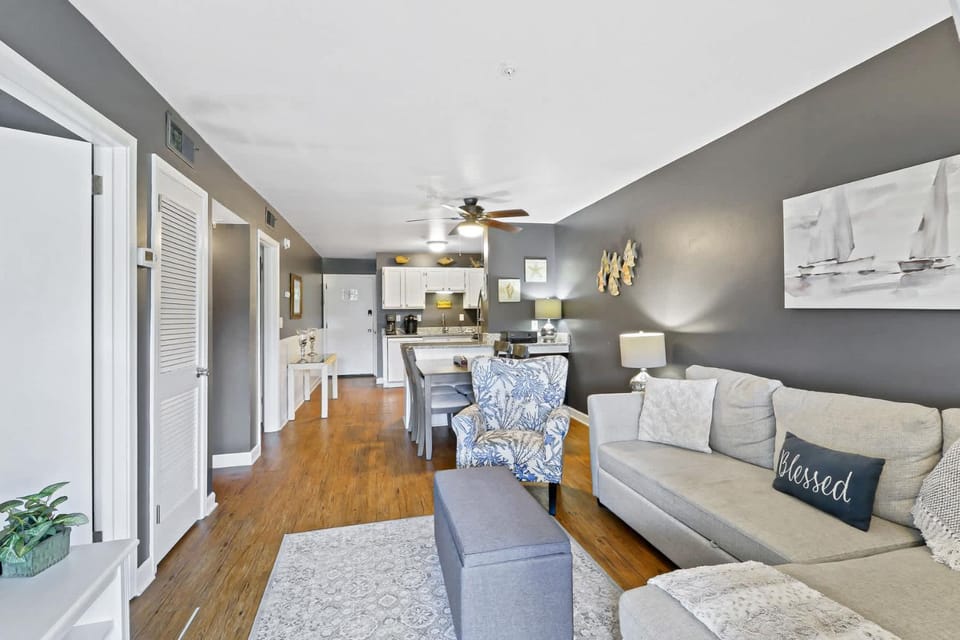 Port Royal Sound 2BR Villa Balcony Pools & Beach Access Villa in Hilton Head Island