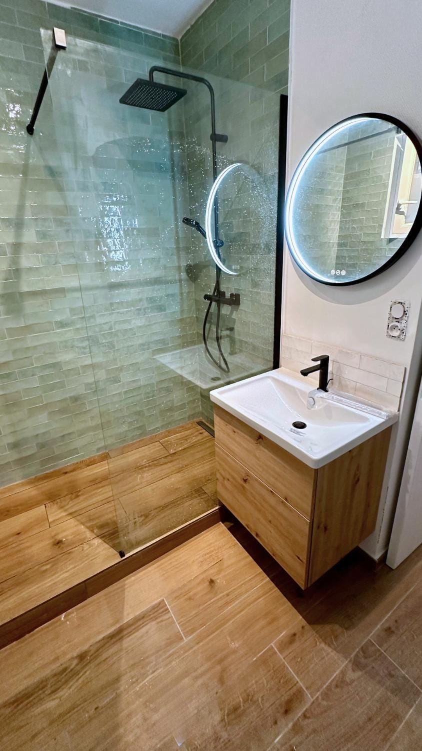 Shower, Bathroom