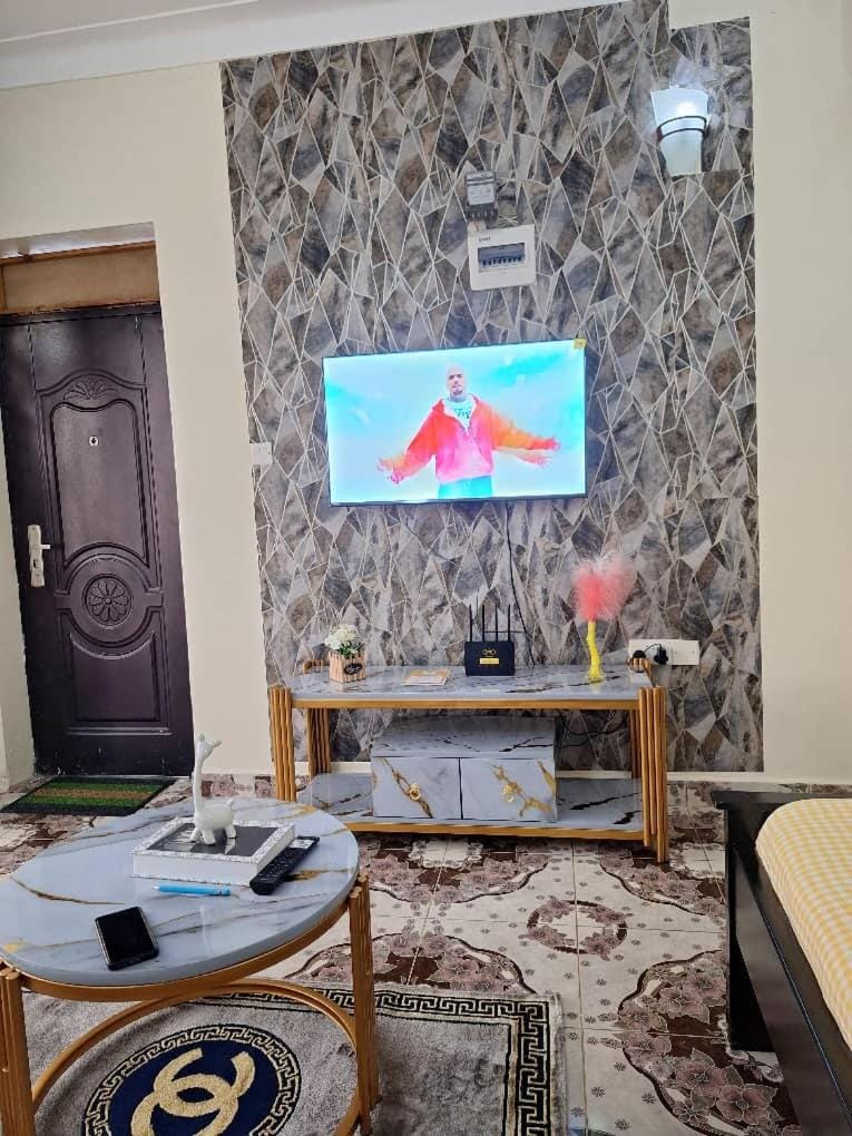 SHISHI studio room Apartment in Uganda