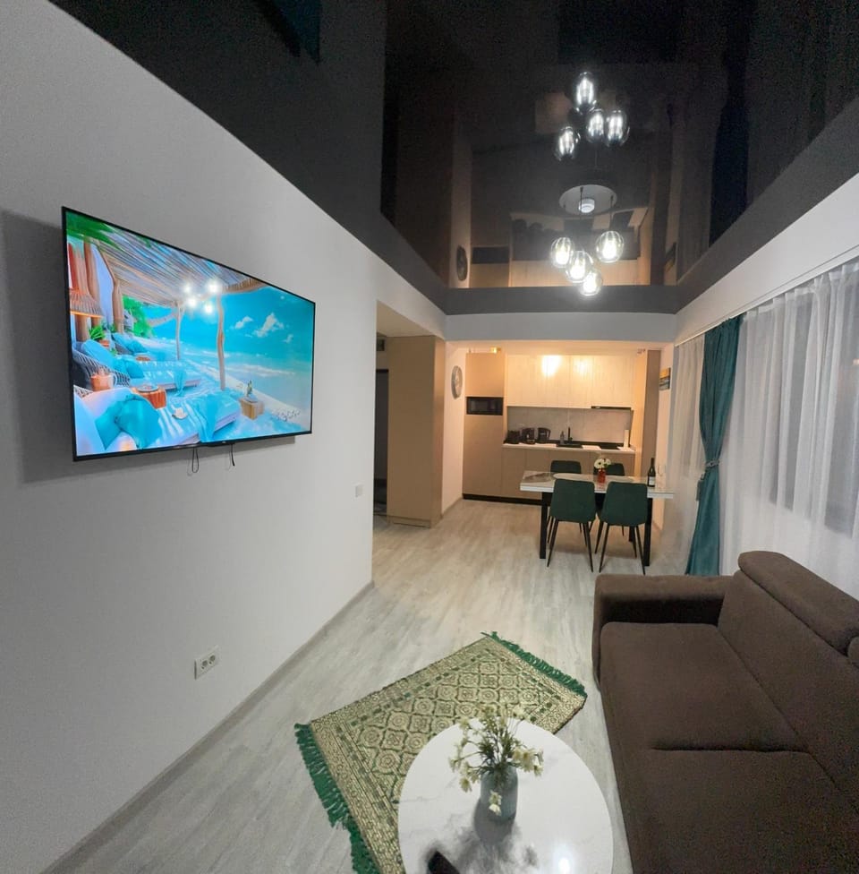 TV and multimedia, Kitchen or kitchenette, Living room, Dining area