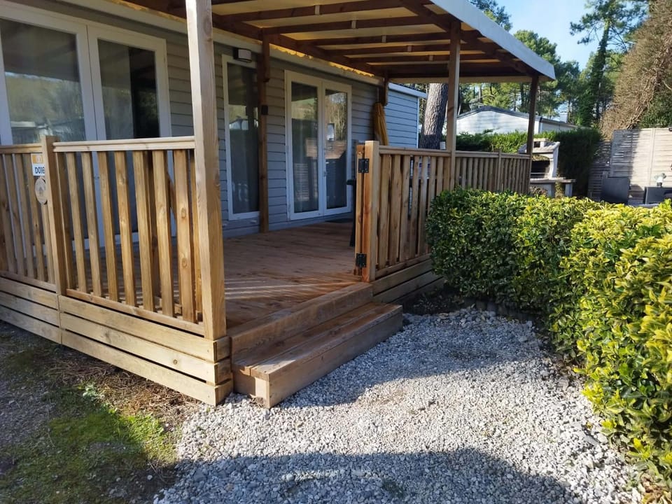 La Margotine Mobil Home Cosy Plage et Dunes Camiers Campground/ 
RV Resort in Hauts-de-France