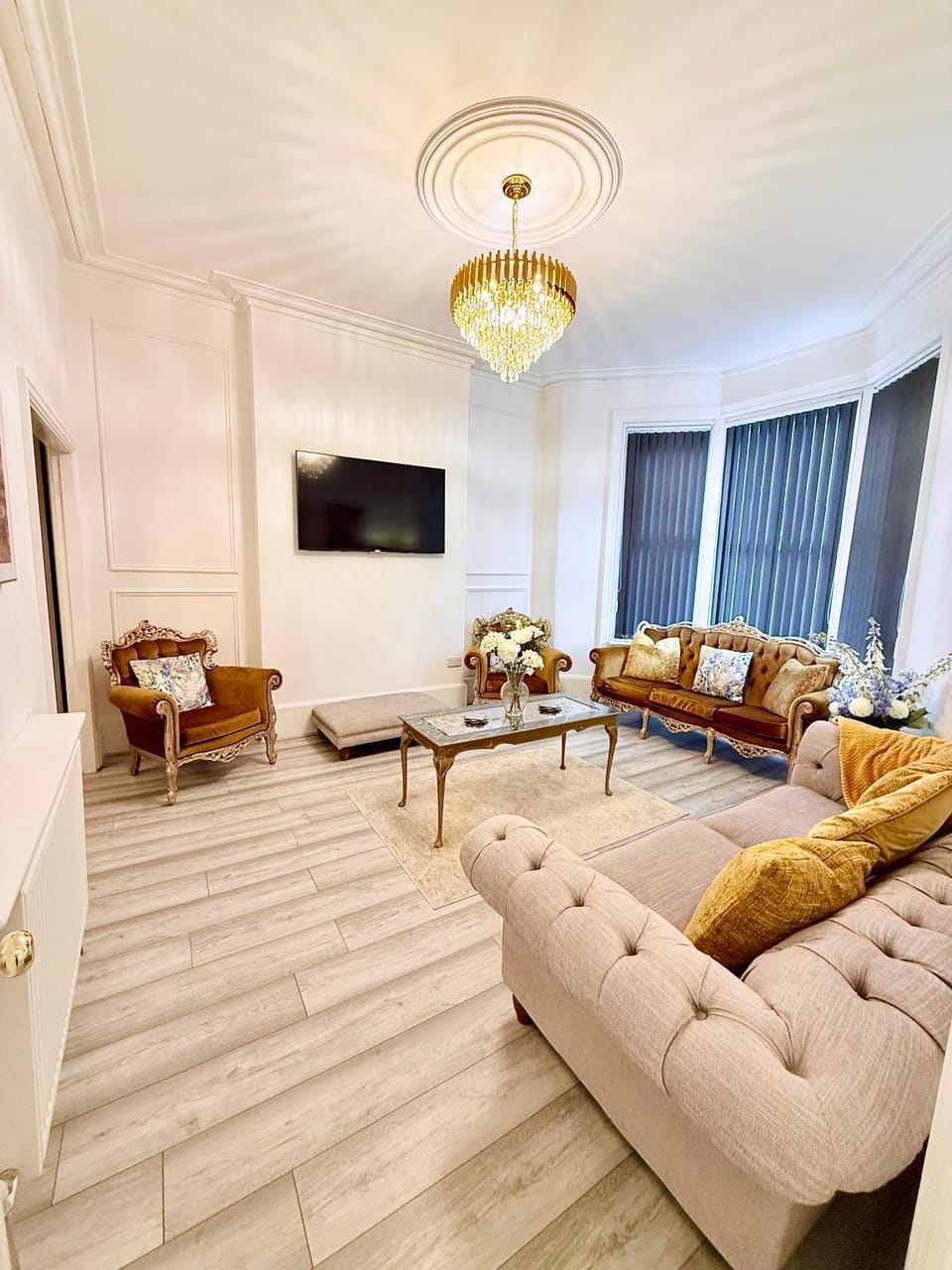 TV and multimedia, Living room, Seating area