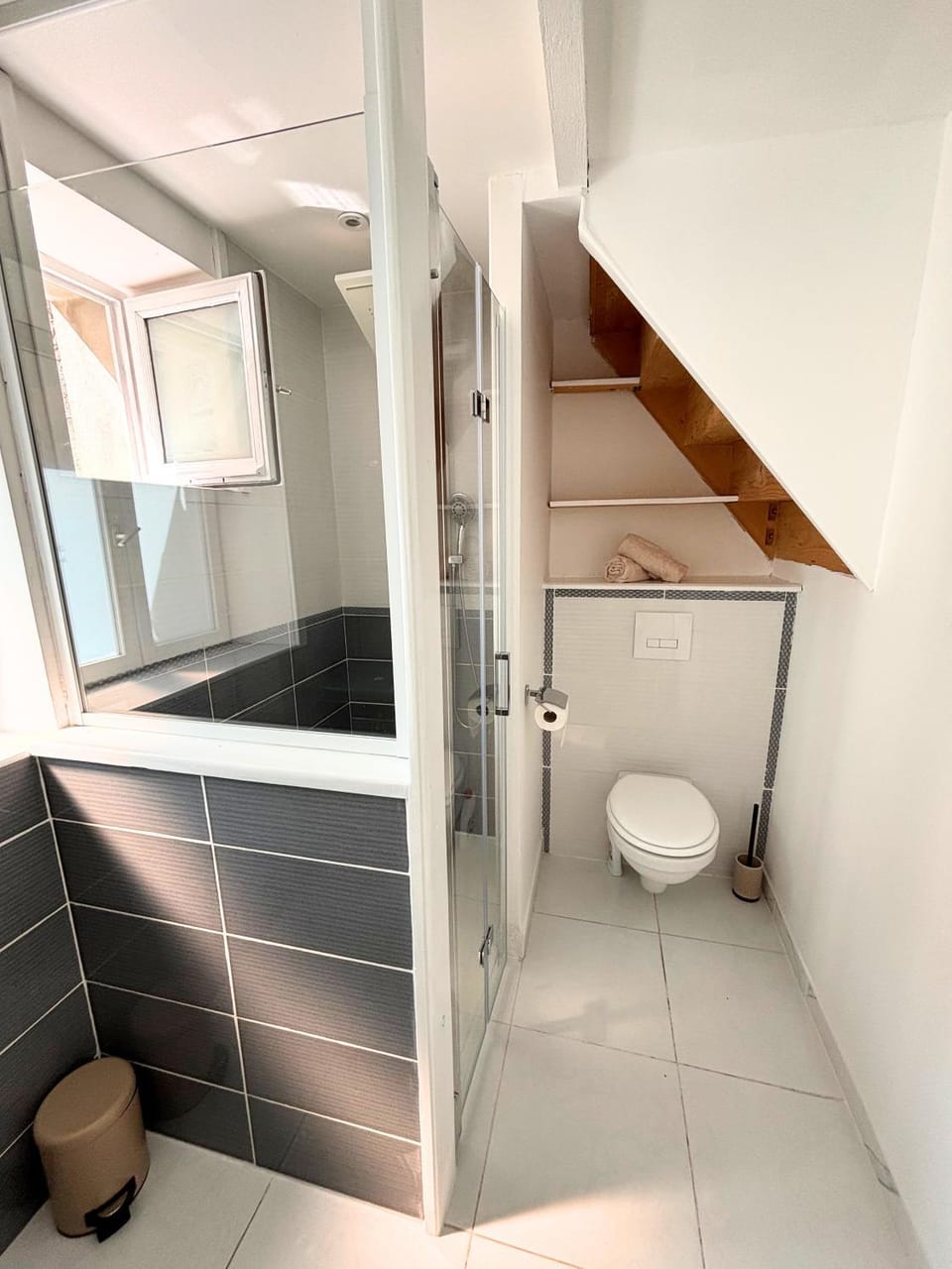 Shower, Toilet, Bathroom