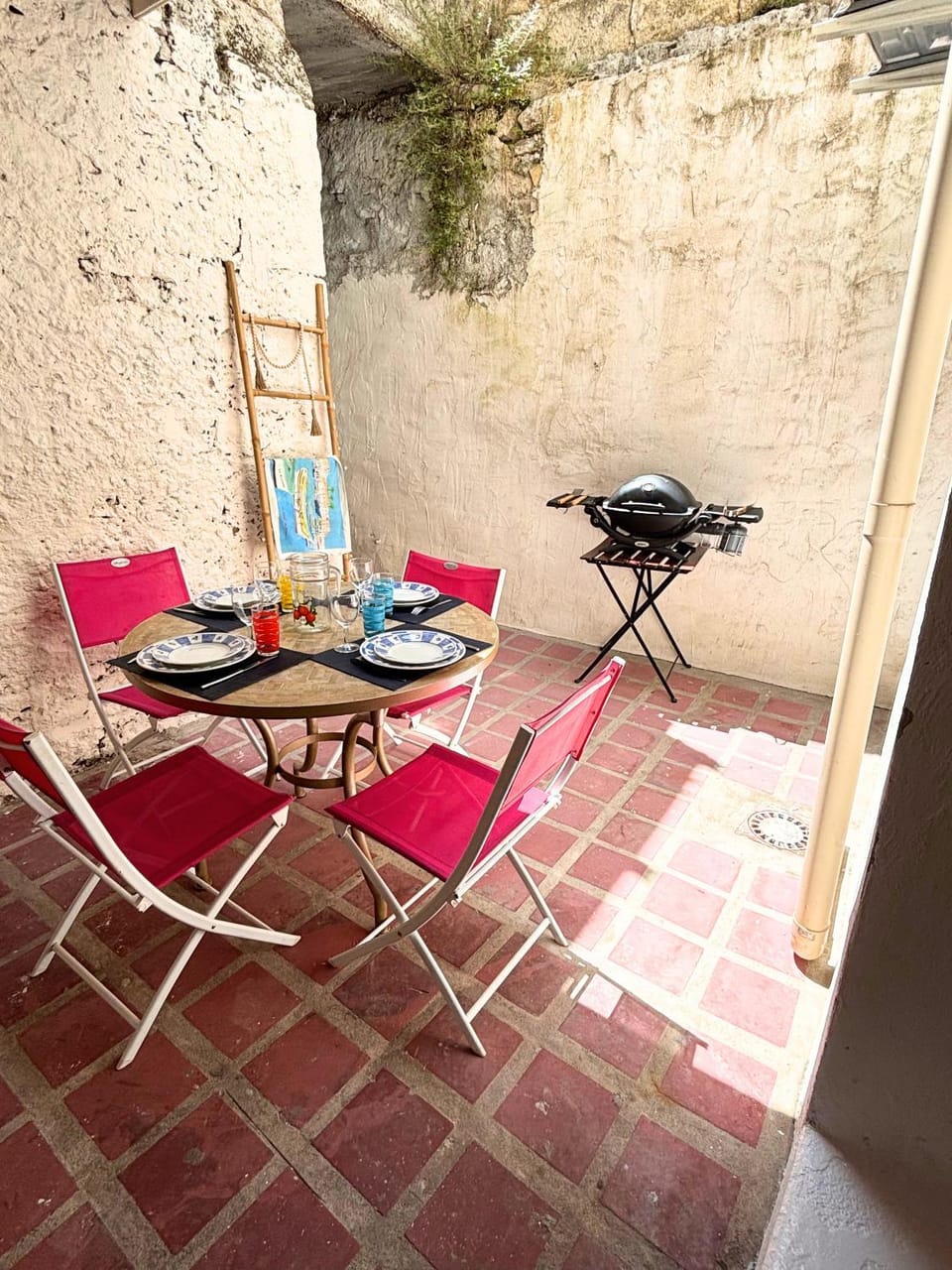 Patio, Dining area