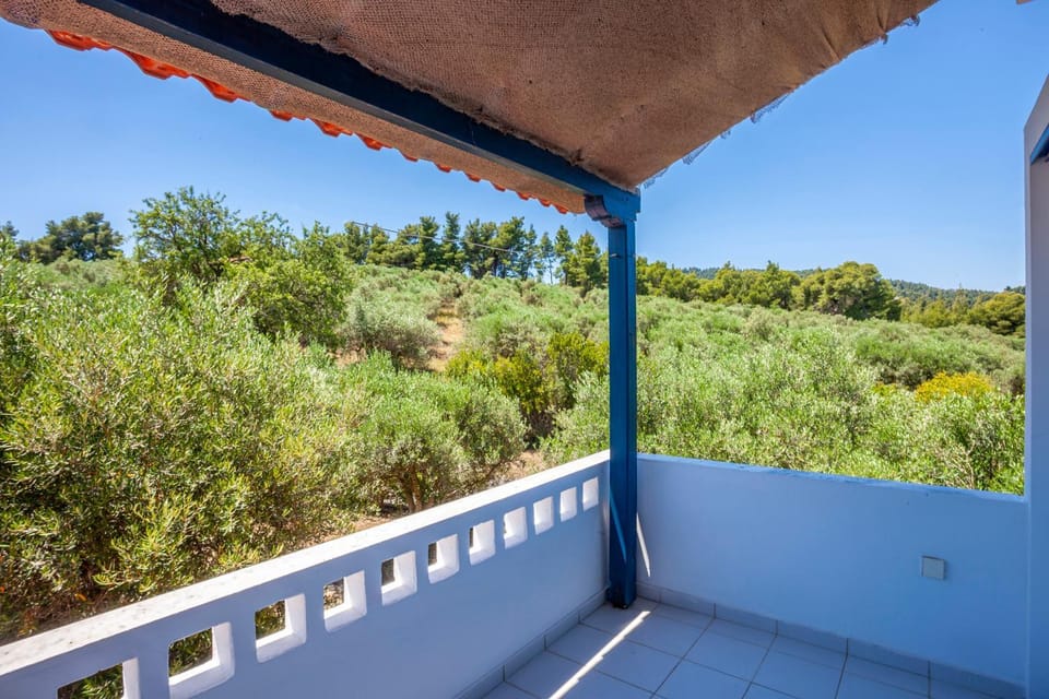 Hillside Hideaway House in Halkidiki