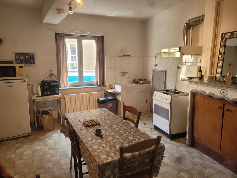 Maison ancienne et simple château-gontier Apartment in Pays de la Loire