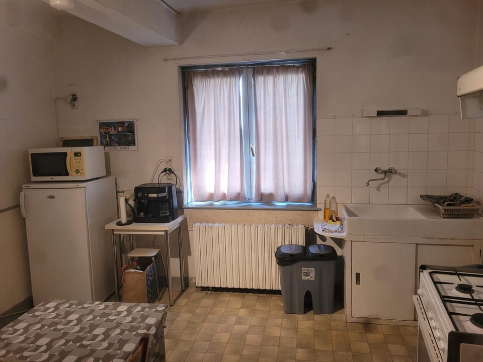 Maison ancienne et simple château-gontier Apartment in Pays de la Loire