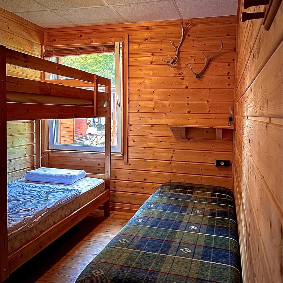 Bed, Bedroom, bunk bed
