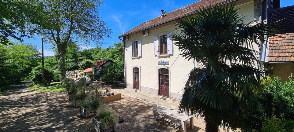 Property building, Day, Garden, Garden view