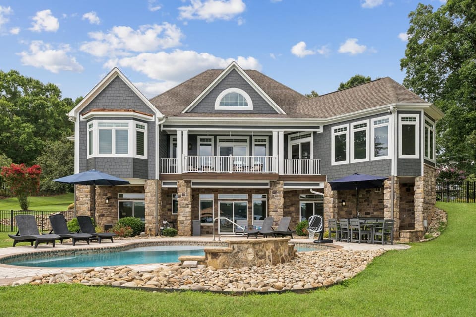 Still Waters at Bankhead House in Lake Norman