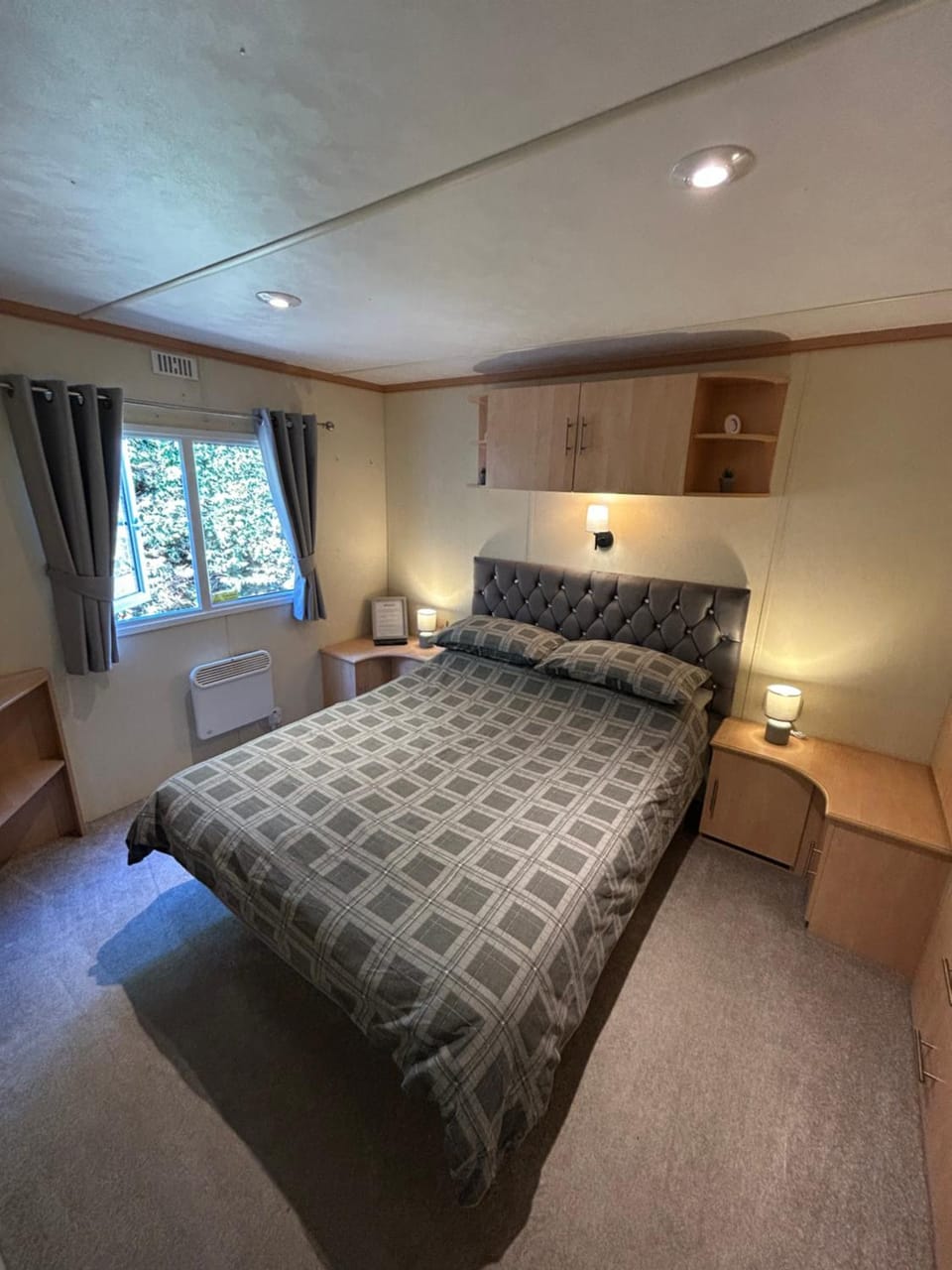 Bailey's Caravan Hire - Sealands Plot 1 - Wi-Fi - Dog Friendly Campground/ 
RV Resort in Ingoldmells