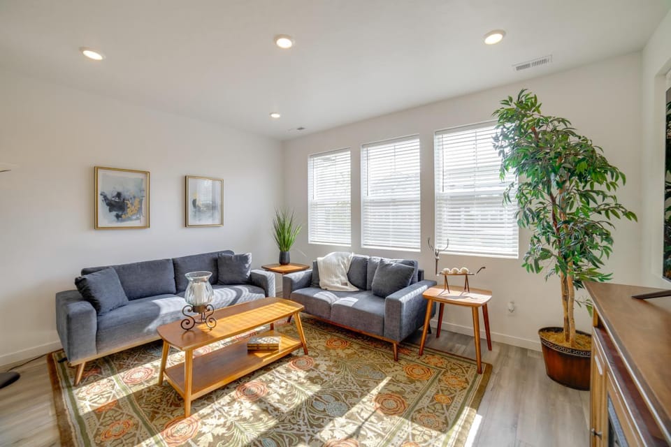 Patio, Park & Peace: 'Skyview Landing' in Eagle! House in Eagle