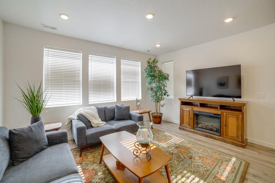 Patio, Park & Peace: 'Skyview Landing' in Eagle! House in Eagle