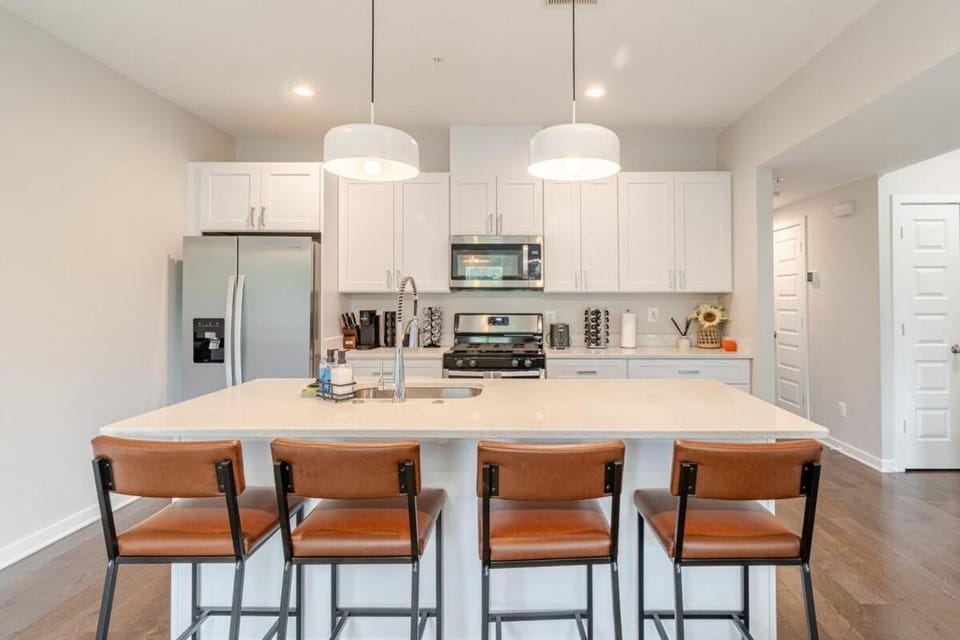 Coffee/tea facilities, Kitchen or kitchenette, Dining area, dishwasher, oven, stove, toaster